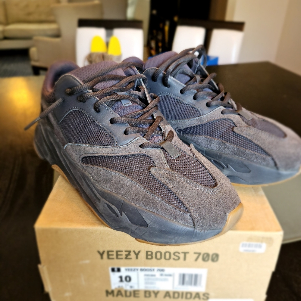 Yeezy 700v1 utility black